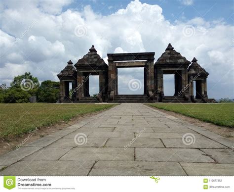 La Révolte de Ratu Boko: Une Explosion de Dissent politique et Religieuse à Java au VIIIe Siècle